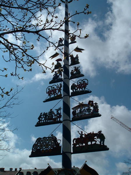 Munich : Maibaum du marché aux victuailles